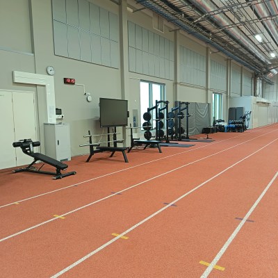 Yleisurheilutilan laitteet vaakakuva