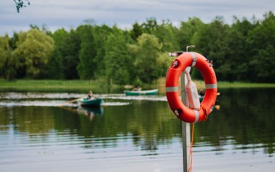 järvi ja pelastusrengas