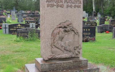 Pyhämaa_sankarimuistomerkki.JPG