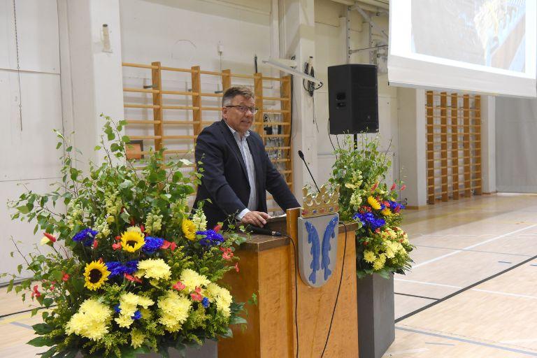 SRV:n strategisen hankekehityksen johtaja Hannu Lokka piti rakentajan puheen.