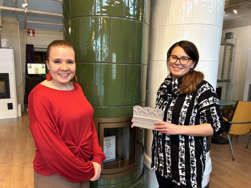 Kaakeliuunit tehdään Uudessakaupungissa käsityönä